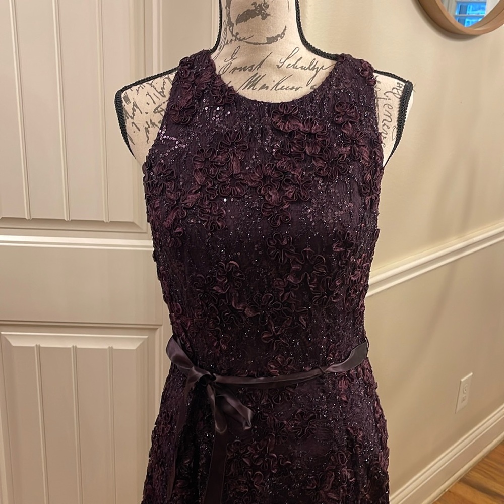 Tahari Plum ( burgundy- purple)  sleeveless cocktail dress size 6.
